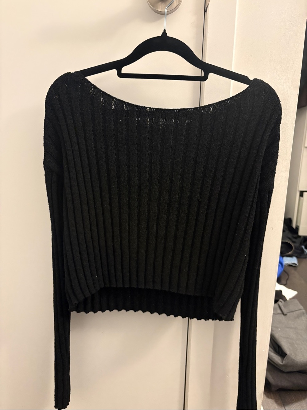 GARAGE - Cropped Black Knitted Crewneck Sweater